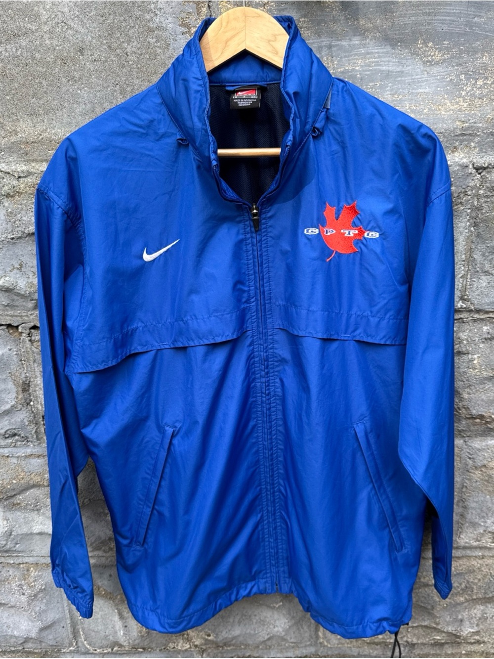 Vintage Central Park Track Club Nike Windbreaker Jacket Rare 2000s Medium